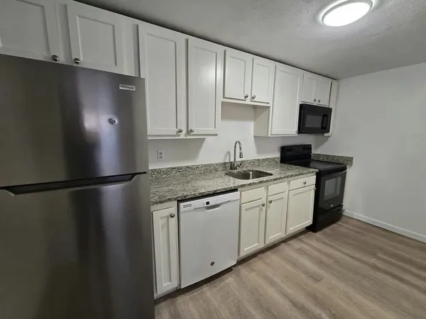 $2,300 | 270 Quarry Street, Unit 15, Quincy, MA 02169