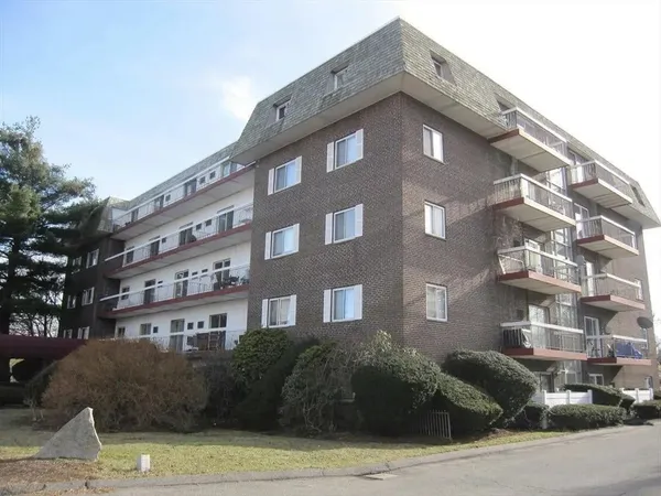 $2,300 | 270 Quarry Street, Unit 15, Quincy, MA 02169