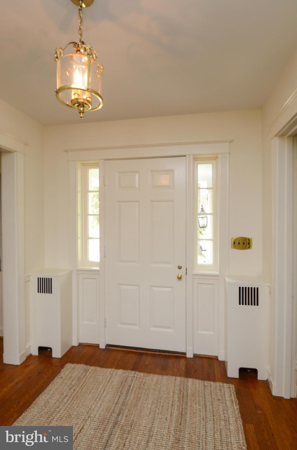 3801 Fenchurch Road Baltimore, MD 21218 - Photo 2 of 30 Foyer