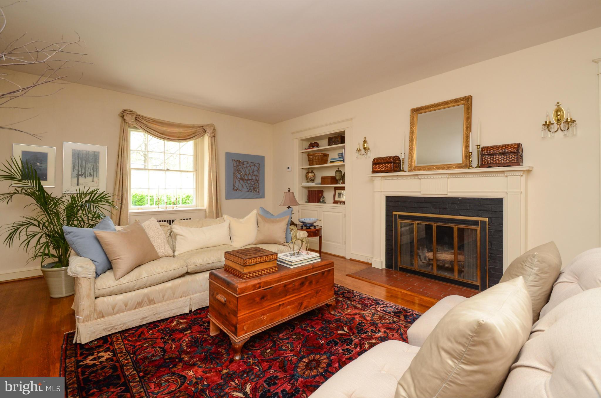 3801 Fenchurch Road Baltimore, MD 21218 - Photo 6 of 30 Living Room