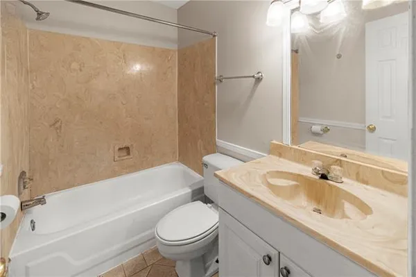 $139,000 | 1448 Carrollton Avenue, Unit 208, Metairie, LA 70005