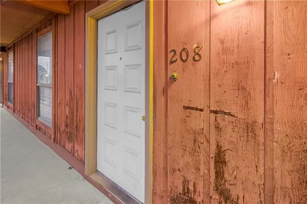 $139,000 | 1448 Carrollton Avenue, Unit 208, Metairie, LA 70005