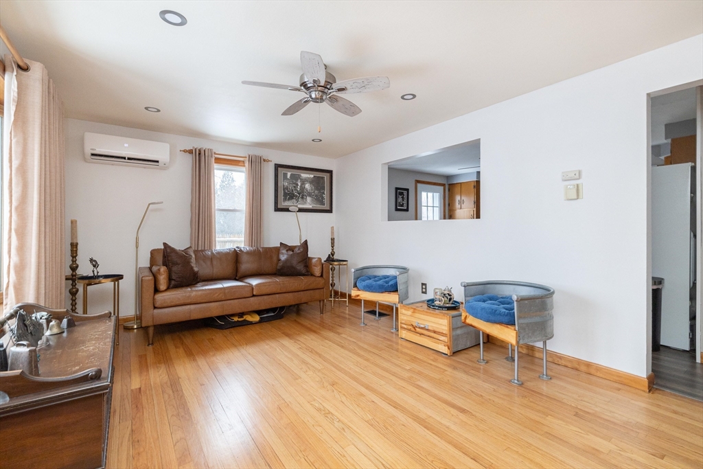 35 Ridgeway Street Holyoke, MA 01040 - Photo 11 of 36 Gallery Image 11