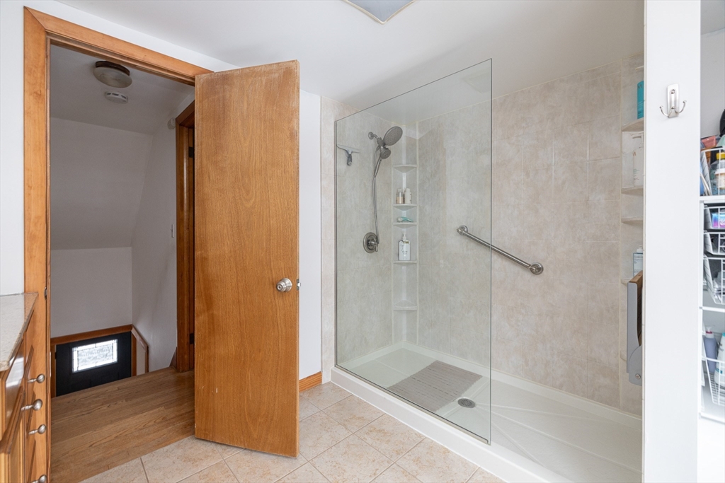35 Ridgeway Street Holyoke, MA 01040 - Photo 20 of 36 Gallery Image 20