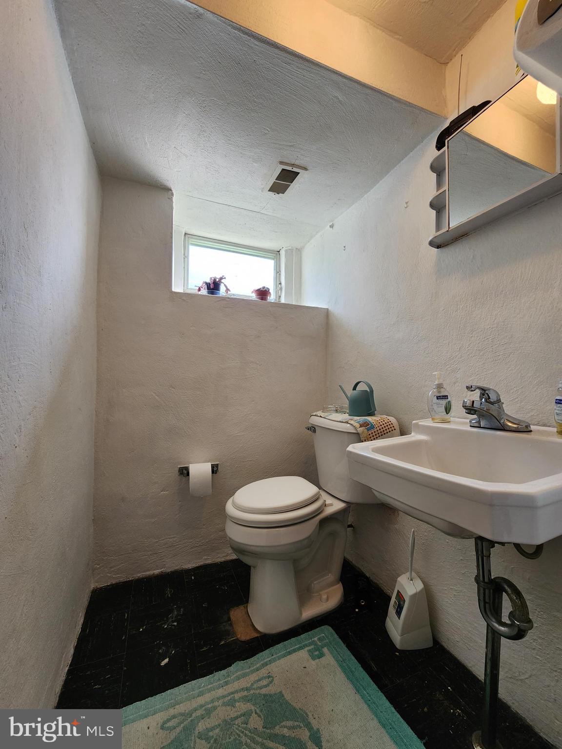 738 Colebrook Road Philadelphia, PA 19115 - Photo 22 of 29 Gallery Image 22