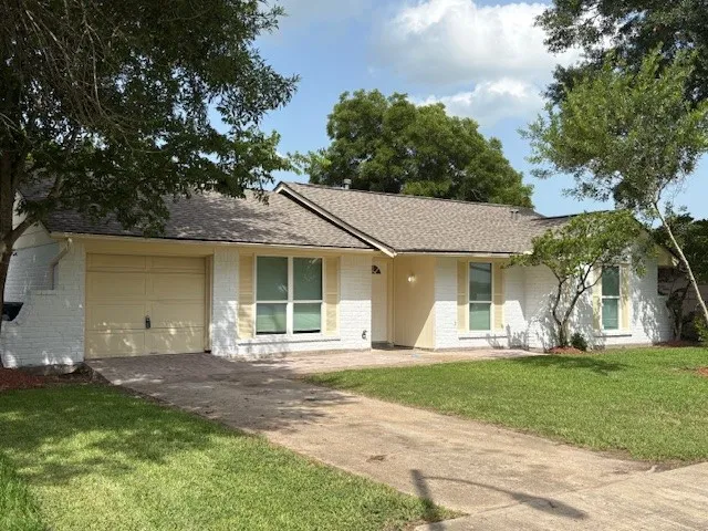 $220,000 | 12127 Rhinebeck Drive, Houston, TX 77089