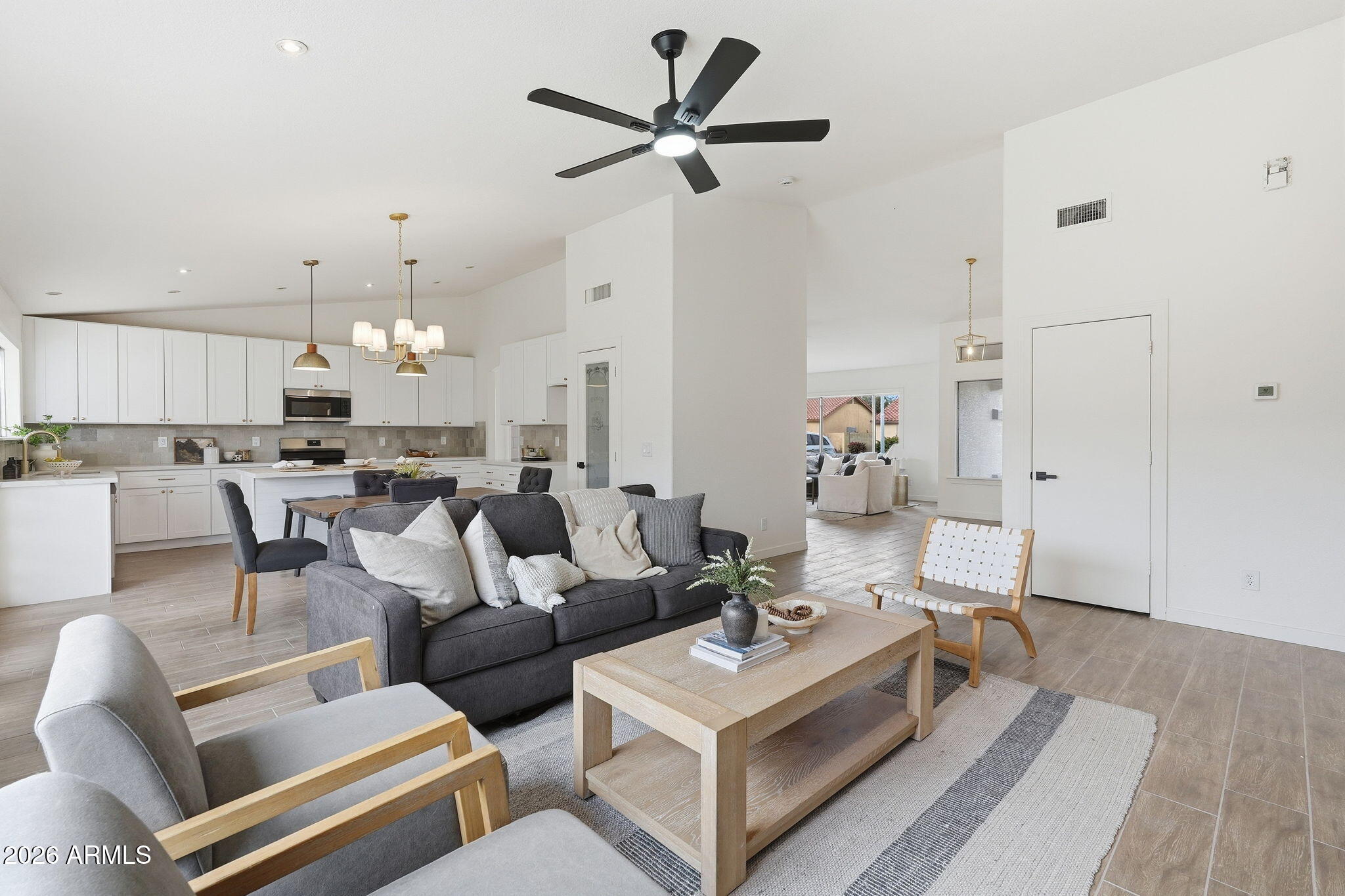 1635 East Fremont Road Phoenix, AZ 85042 - Photo 15 of 47 Family Room