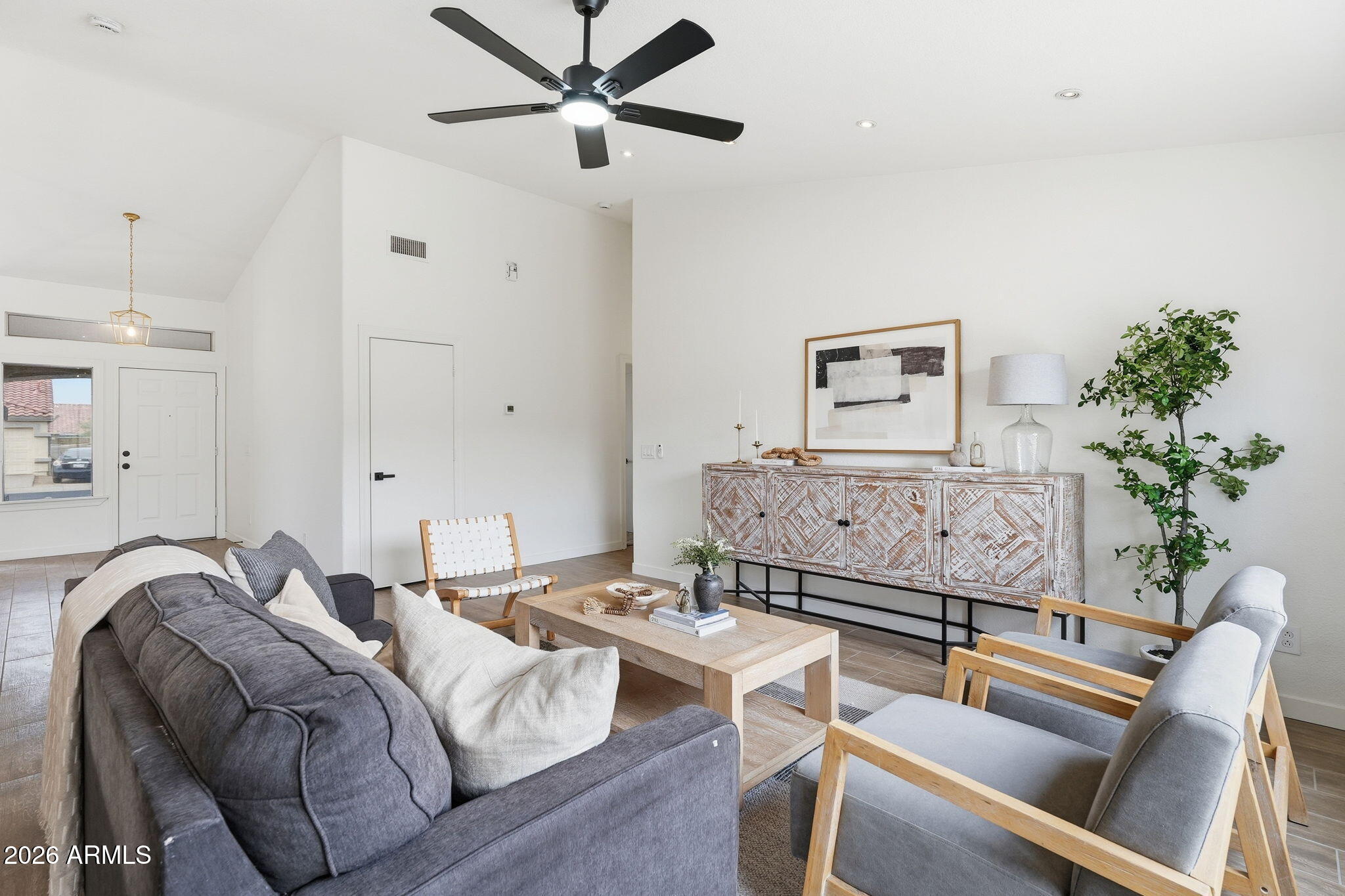 1635 East Fremont Road Phoenix, AZ 85042 - Photo 16 of 47 Family Room