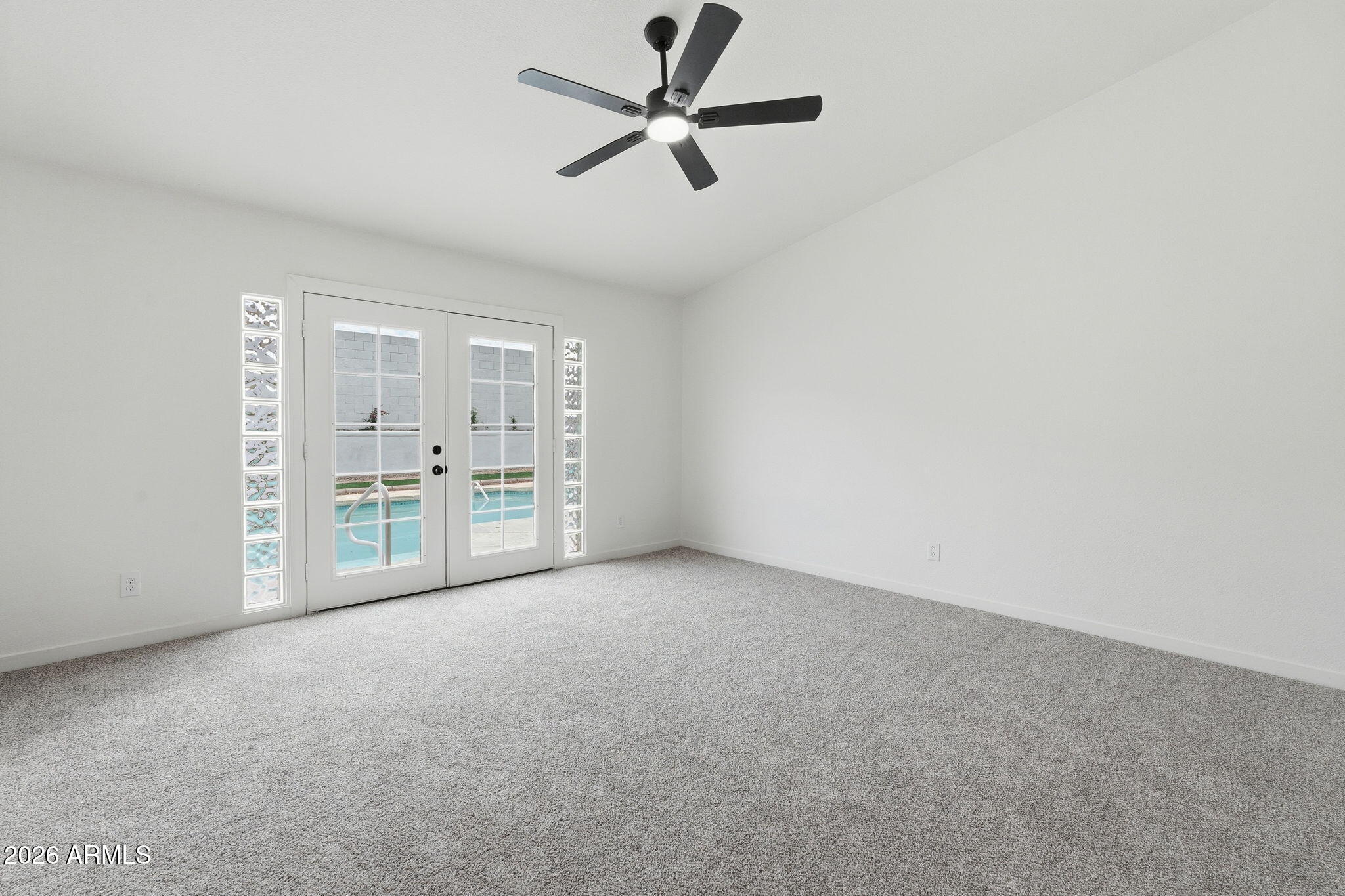 1635 East Fremont Road Phoenix, AZ 85042 - Photo 22 of 47 Primary Suite