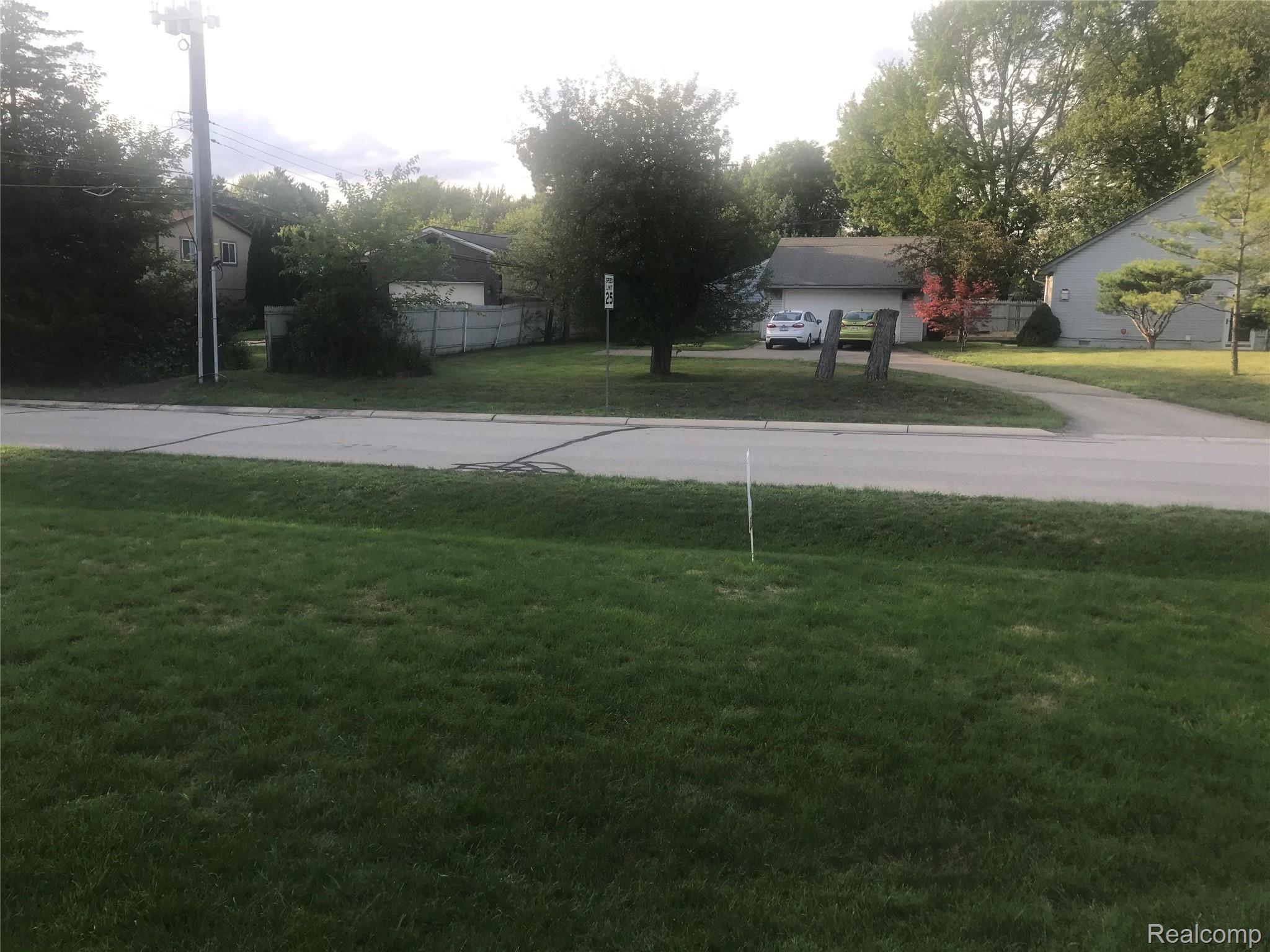 2011 Grace Avenue Rochester, MI 48309 - Photo 55 of 58 gOPyL9o1RvaU752HI12mCA.jpg