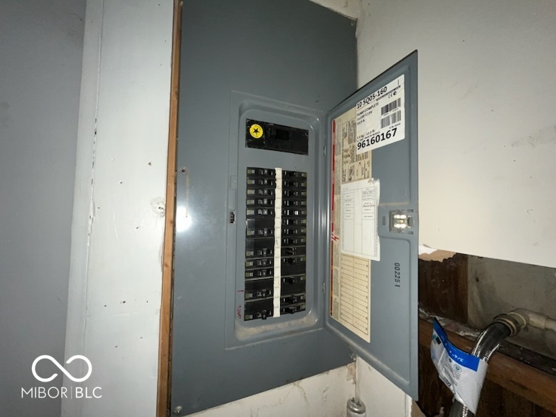 9330 East 12th Street Indianapolis, IN 46229 - Photo 12 of 18