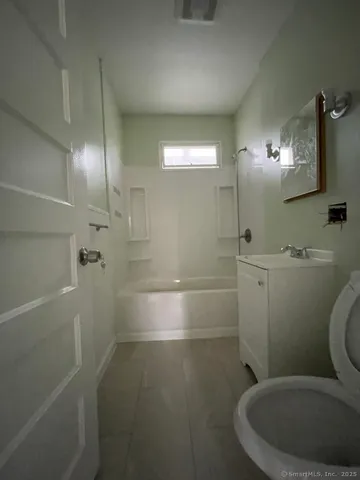 $2,600 | 174 Fairview Avenue, Unit 1, Bridgeport, CT 06606