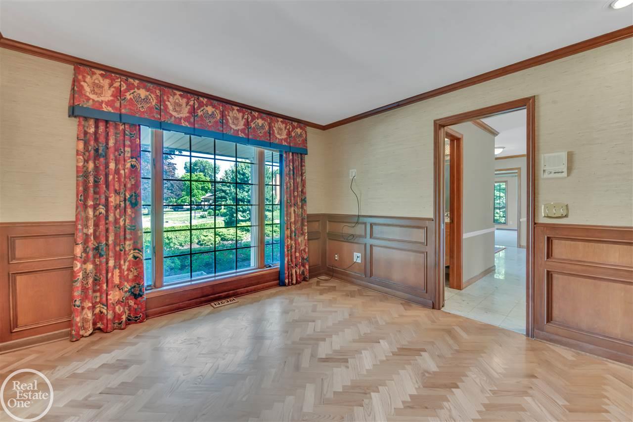 747 Ballantyne Road Grosse Pointe Shores, MI 48236 - Photo 10 of 46