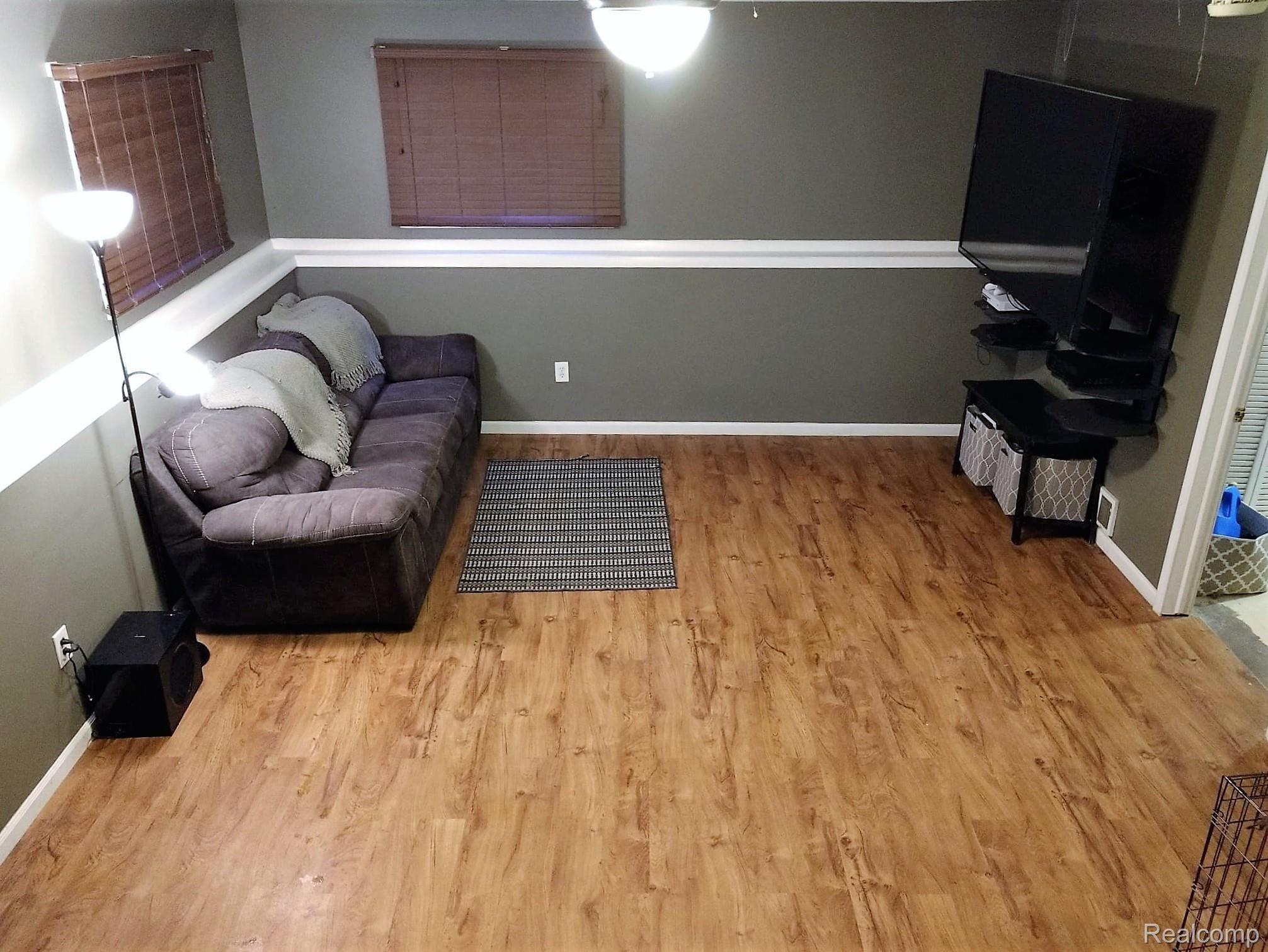 4676 Siebert Road Waterford, MI 48328 - Photo 13 of 66 66506289_363785524281418_2182596474523615232_n (1).jpg