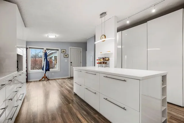 $385,000 | 2715 Kelly Road, Blue Mound, KS 66010