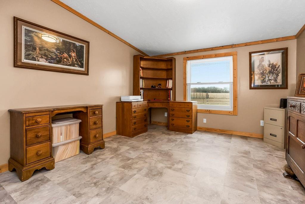 2715 Kelly Road Blue Mound, KS 66010 - Photo 20 of 53