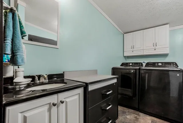 $385,000 | 2715 Kelly Road, Blue Mound, KS 66010