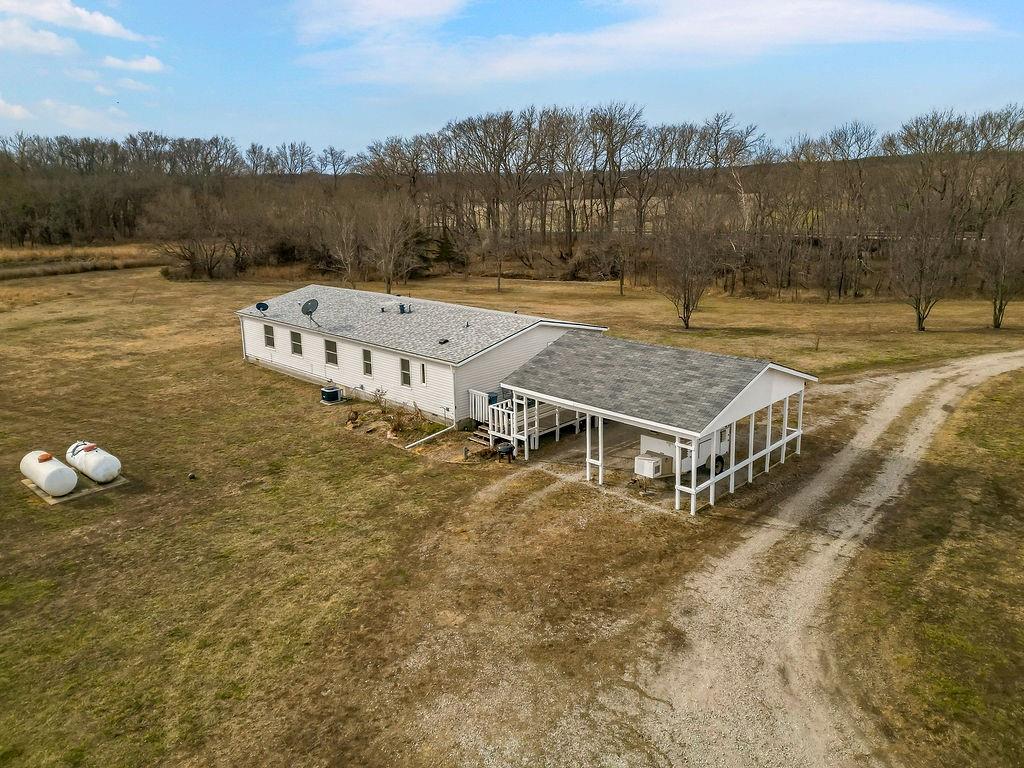 2715 Kelly Road Blue Mound, KS 66010 - Photo 29 of 53