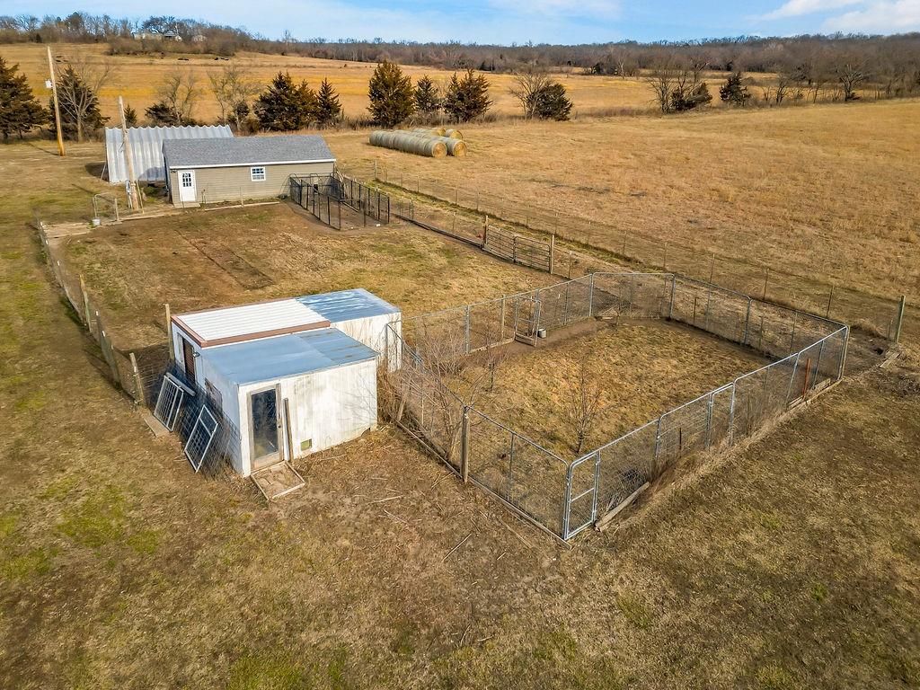 2715 Kelly Road Blue Mound, KS 66010 - Photo 39 of 53