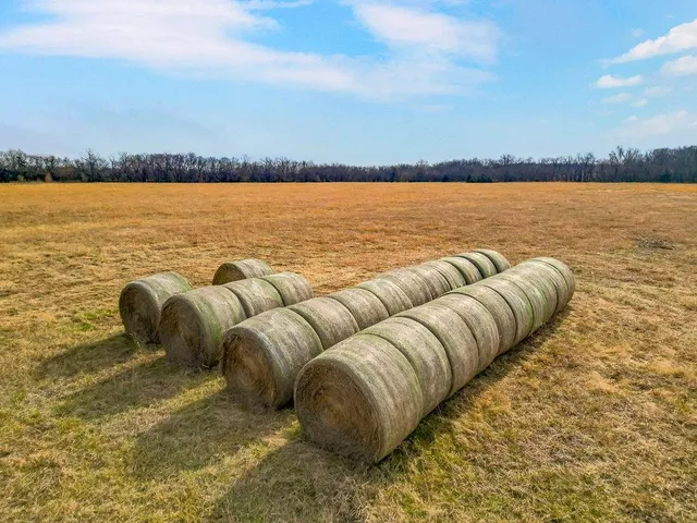 $385,000 | 2715 Kelly Road, Blue Mound, KS 66010