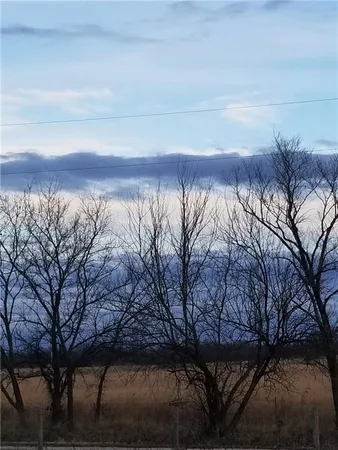$379,900 | 2715 Kelly Road, Blue Mound, KS 66010