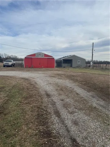 $385,000 | 2715 Kelly Road, Blue Mound, KS 66010