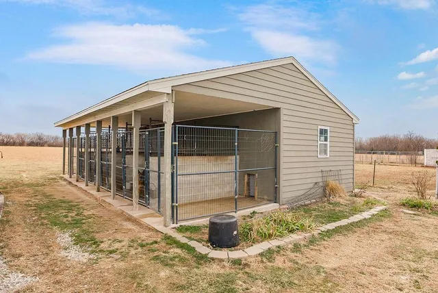 $385,000 | 2715 Kelly Road, Blue Mound, KS 66010