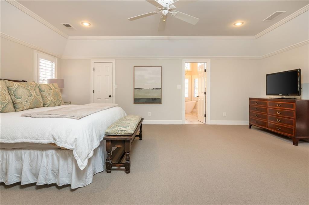 9365 Bluffwind Chase Roswell, GA 30076 - Photo 32 of 78