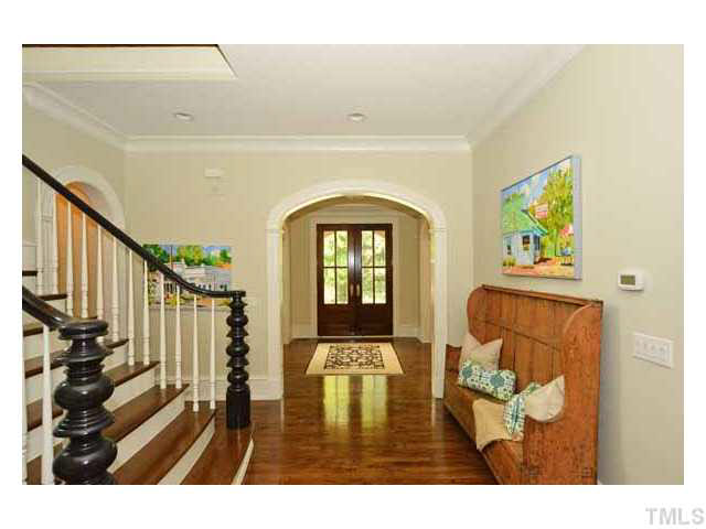 418 Forsyth Street Raleigh, NC 27609 - Photo 3 of 25 a view of an entryway
