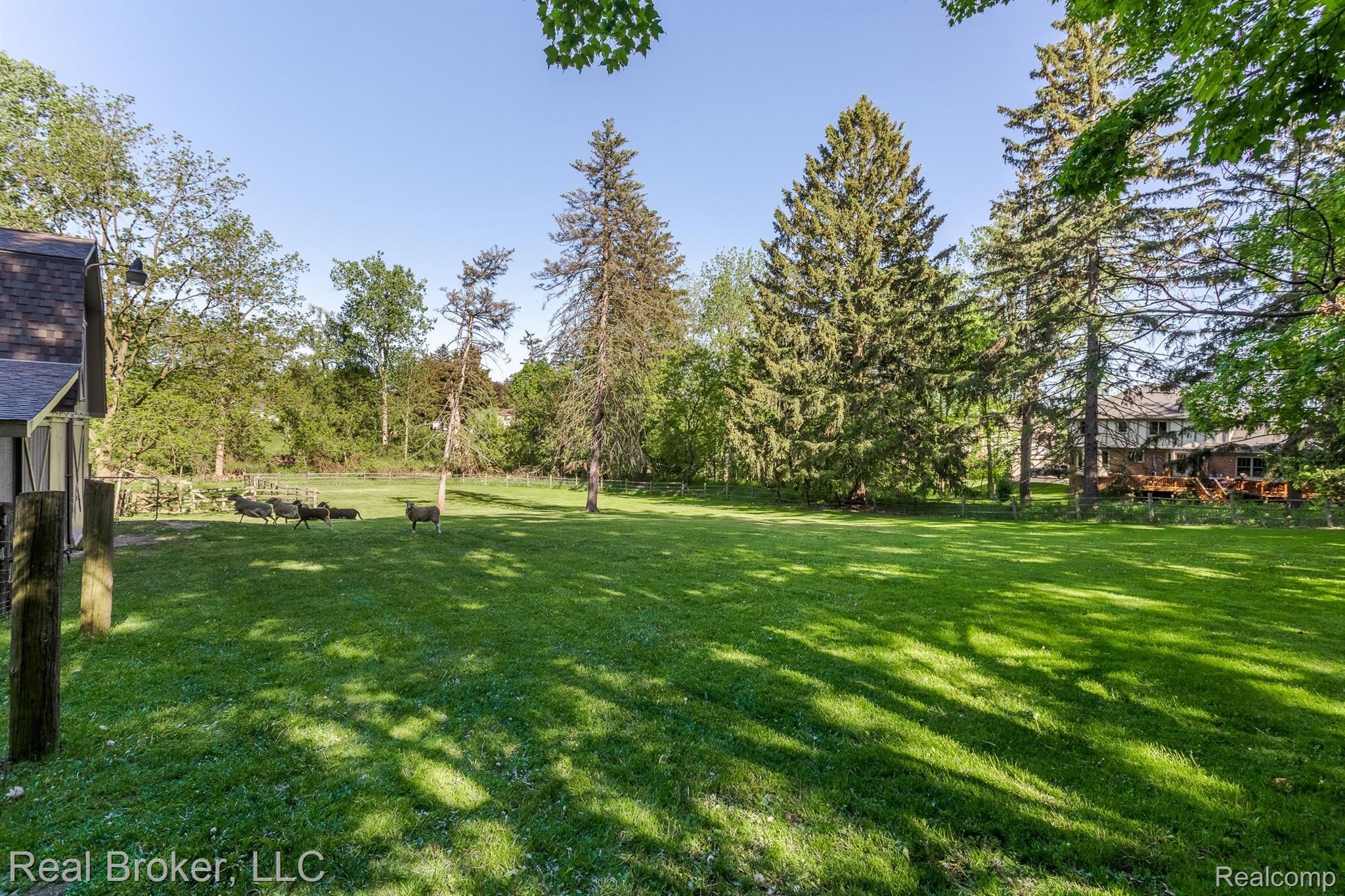 1300 Grandview Drive Rochester, MI 48306 - Photo 5 of 6 Gallery Image 5