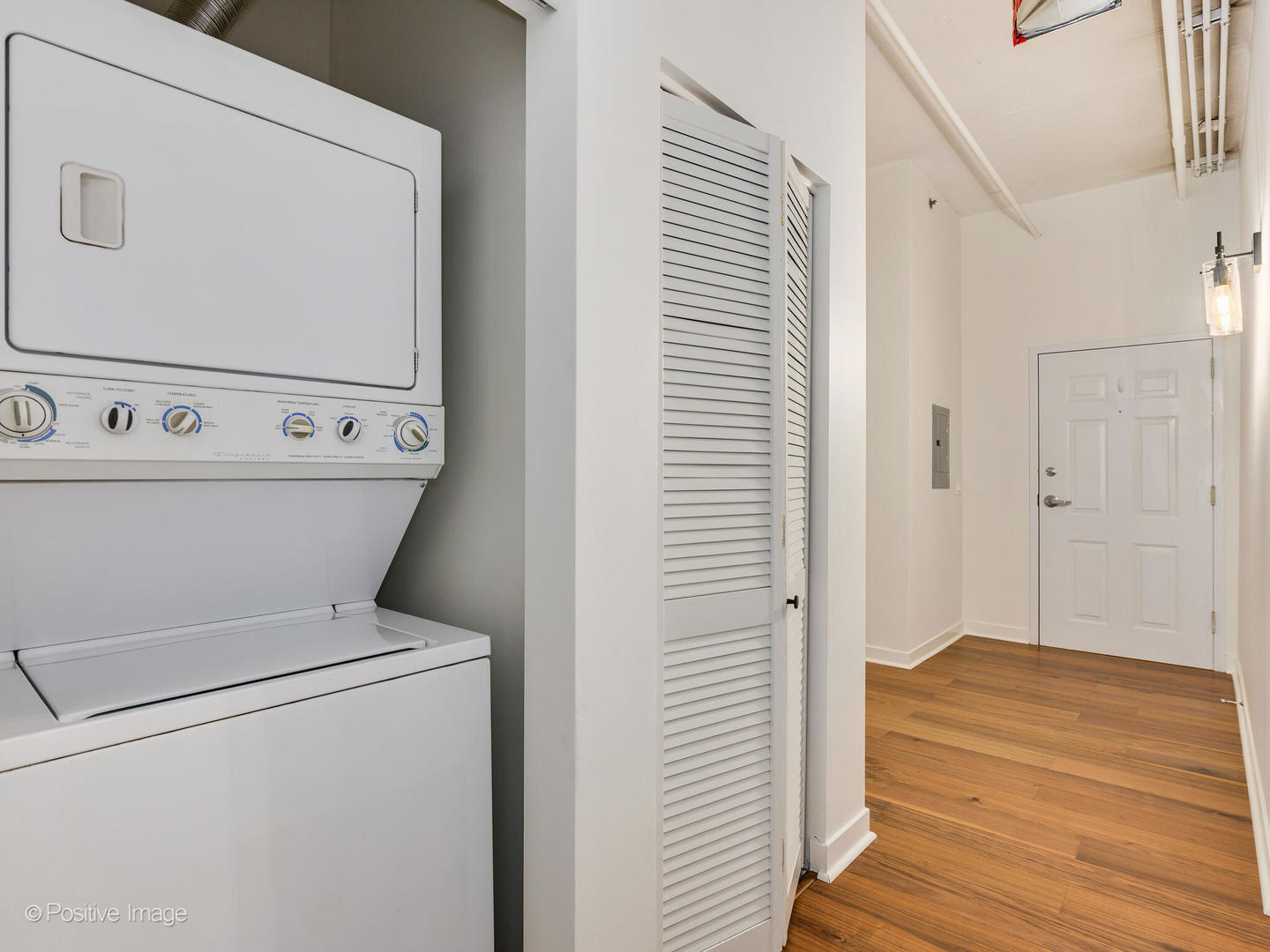 910 West Madison Street, Unit 403 Chicago, IL 60607 - Photo 10 of 12 a view of bathroom with washer and dryer