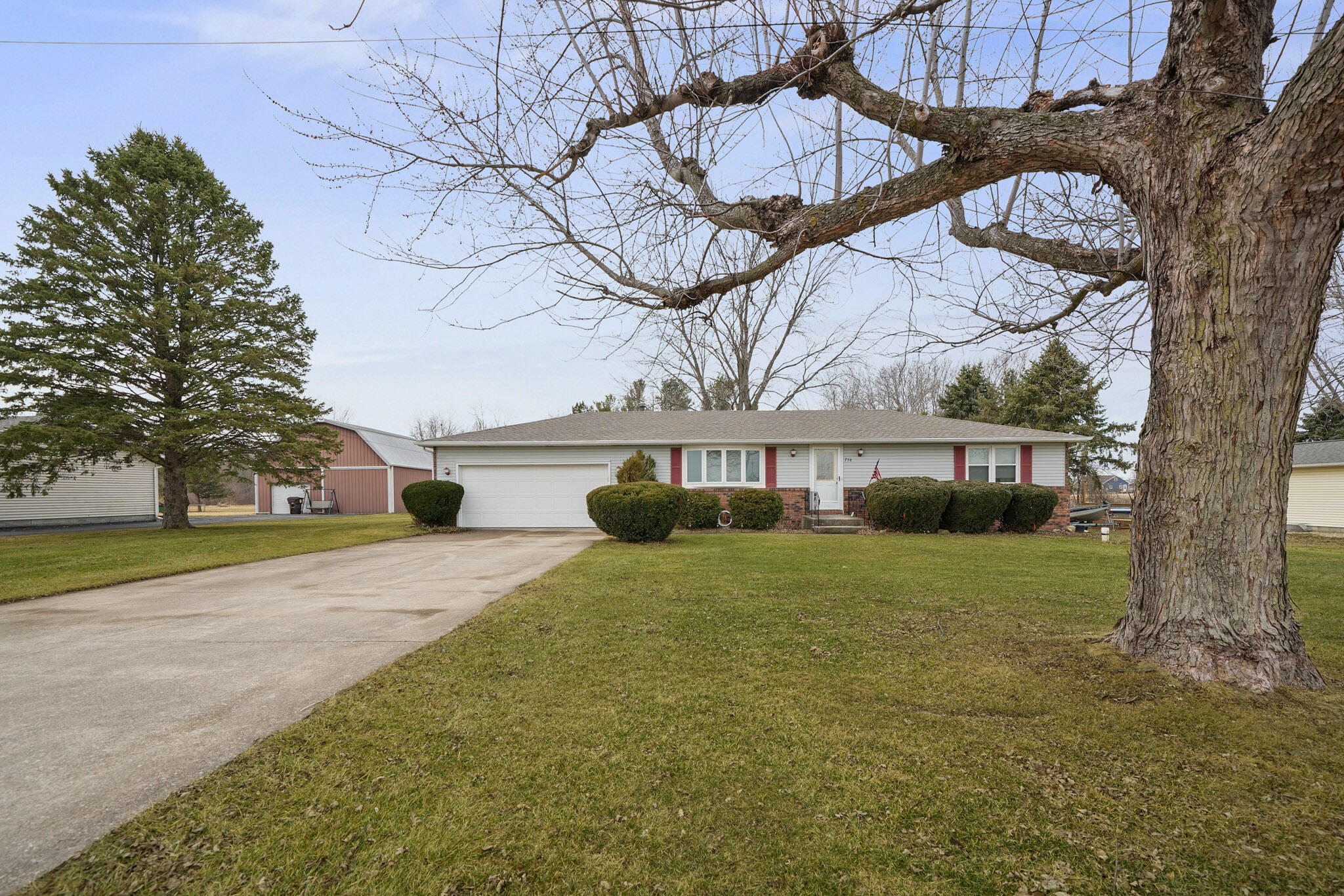 756 South 375 West Hebron, IN 46341 - Photo 21 of 21 a front view of a house with yard and green space