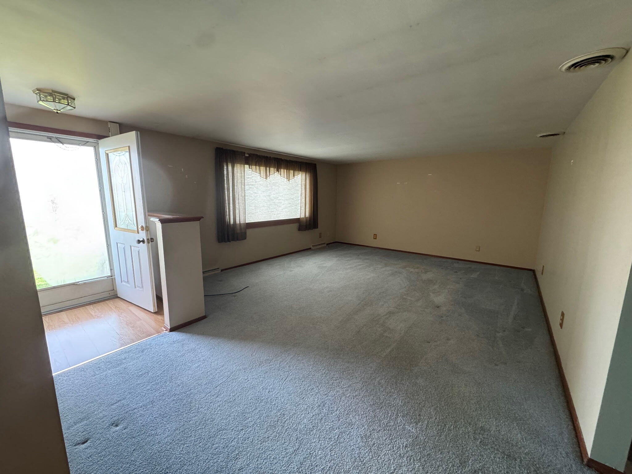 756 South 375 West Hebron, IN 46341 - Photo 5 of 21 an empty room with windows and closet