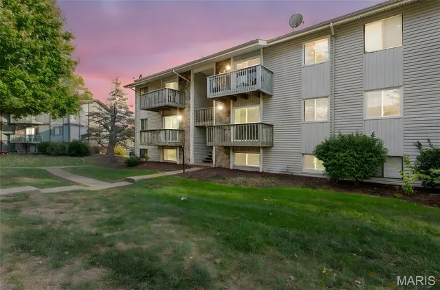 $119,800 | 113 Lemans Court, Unit 113, Lake St. Louis, MO 63367