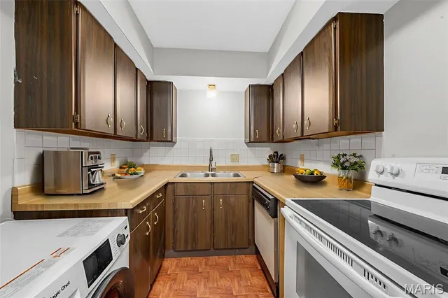 $119,800 | 113 Lemans Court, Unit 113, Lake St. Louis, MO 63367