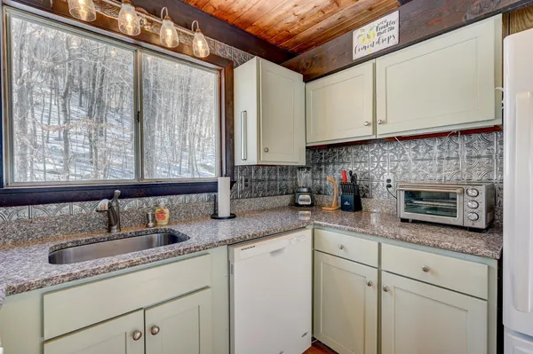 $389,000 | 26 Little Shore Drive, Madison, NH 03849