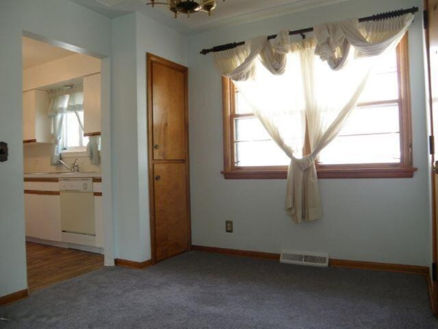 1056 Hampden Road Muskegon, MI 49441 - Photo 4 of 15 3
