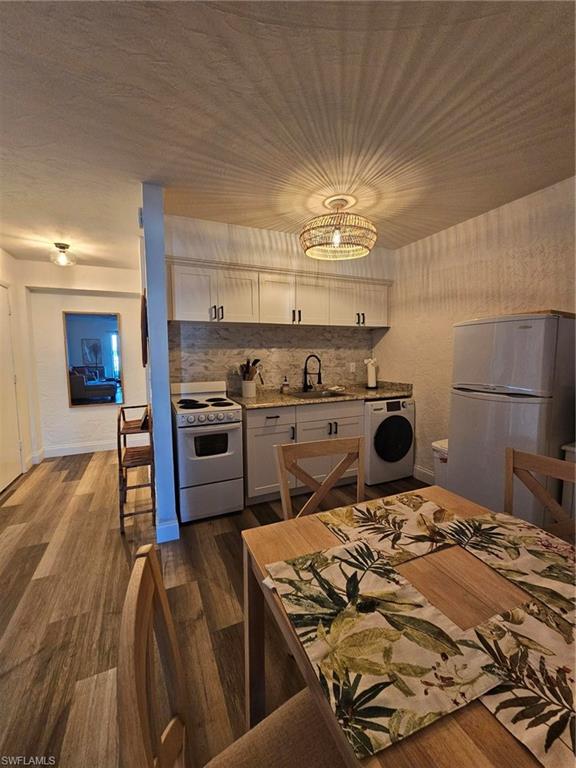 828 Wiggins Pass Road, Unit 9 Naples, FL 34110 - Photo 14 of 20