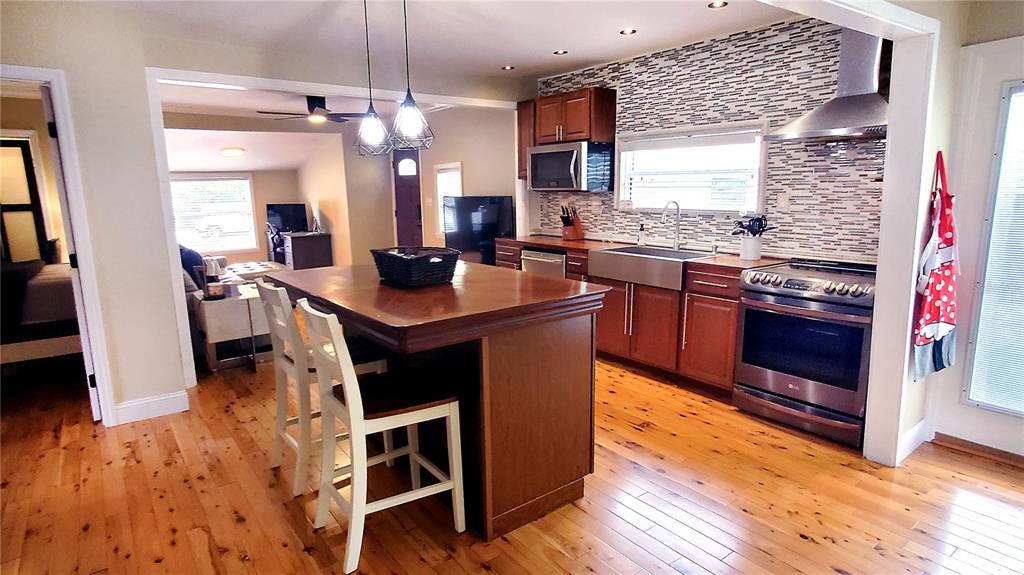 1722 Albemarle Road Clearwater, FL 33764 - Photo 5 of 28 Gallery Image 5