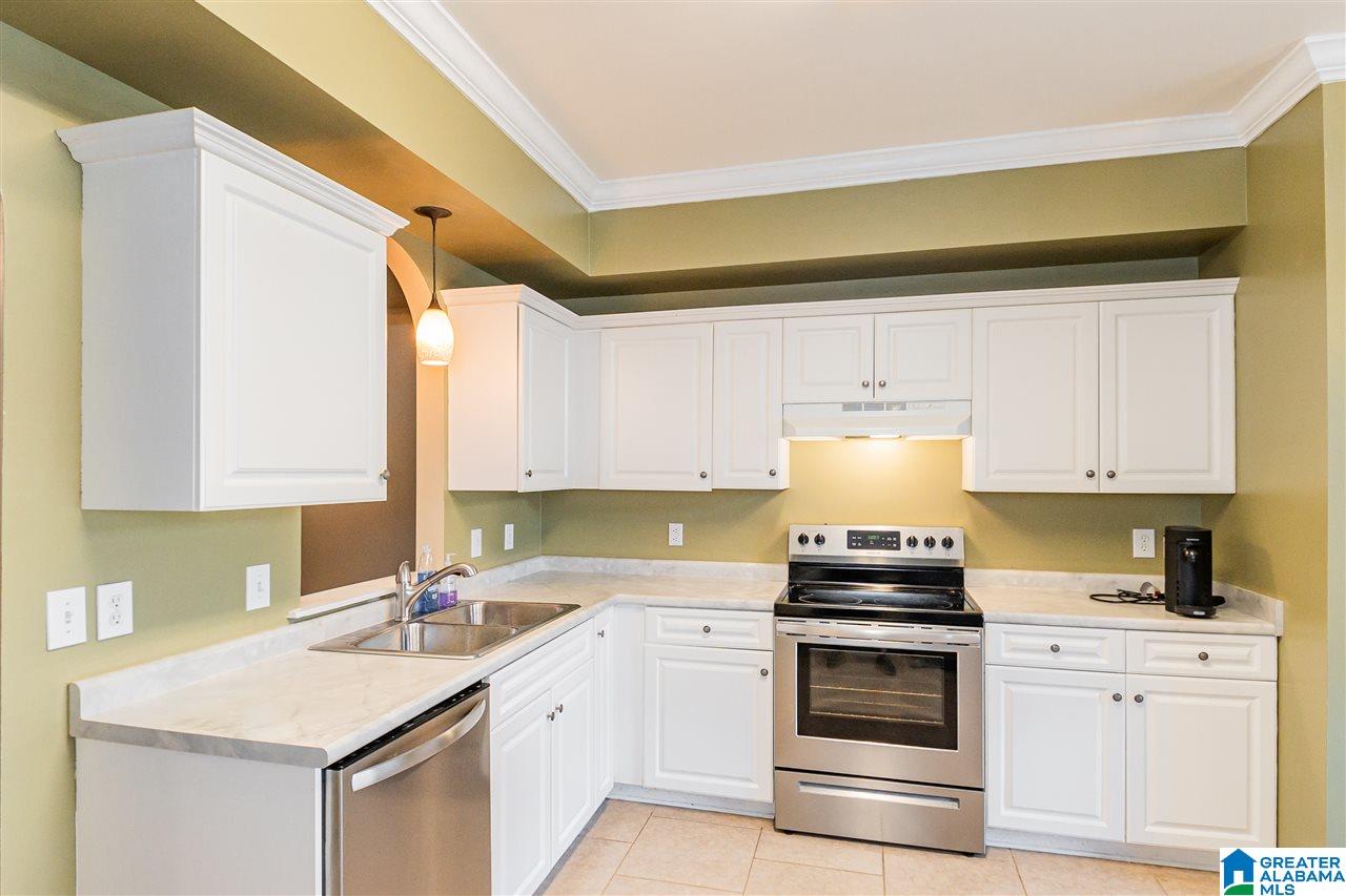 439 Cambrian Ridge Trail Pelham, AL 35124 - Photo 11 of 33
