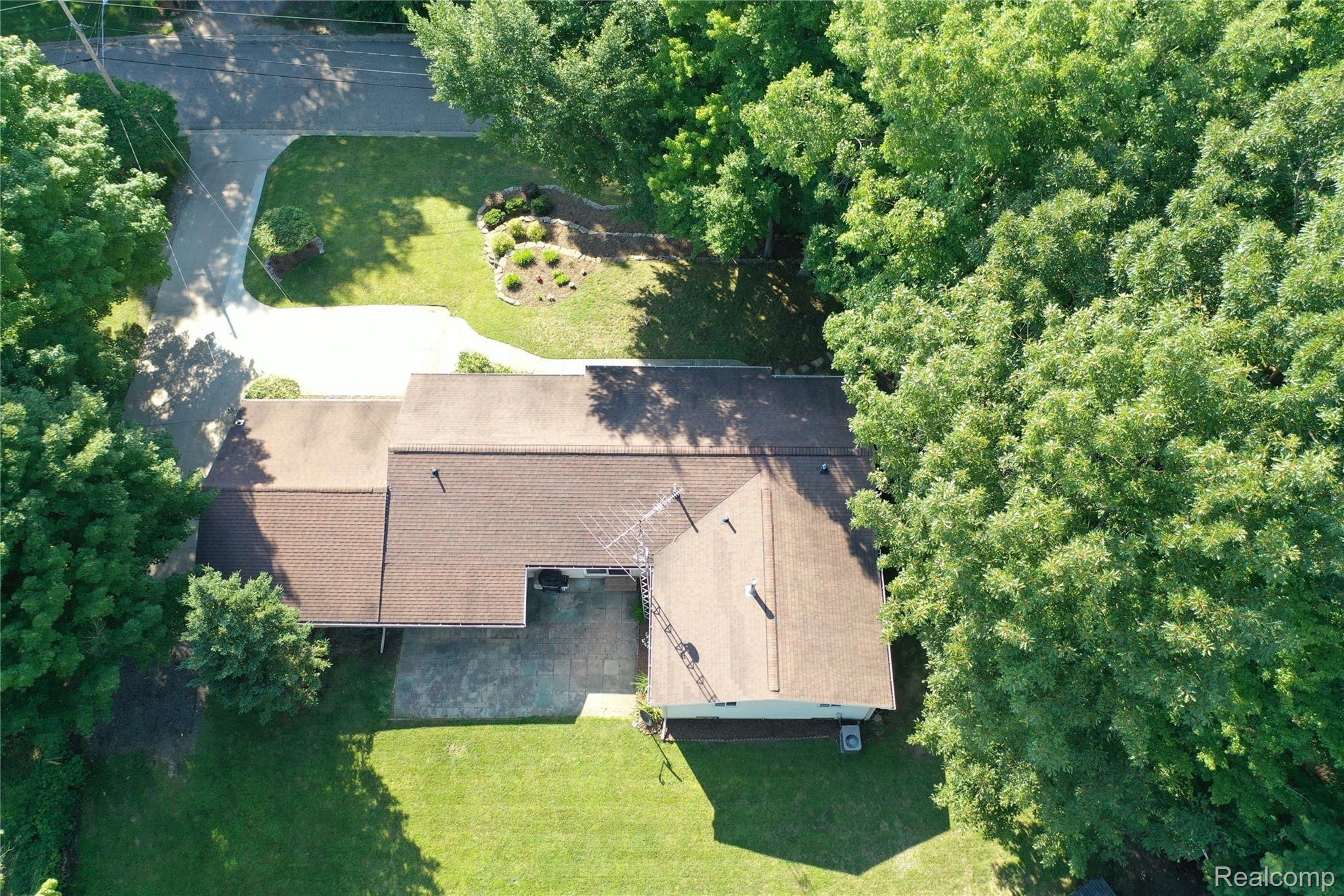 7202 Ridgeview Drive Genesee, MI 48437 - Photo 5 of 39 org_a97e855030850e71_1595541100000.jpg