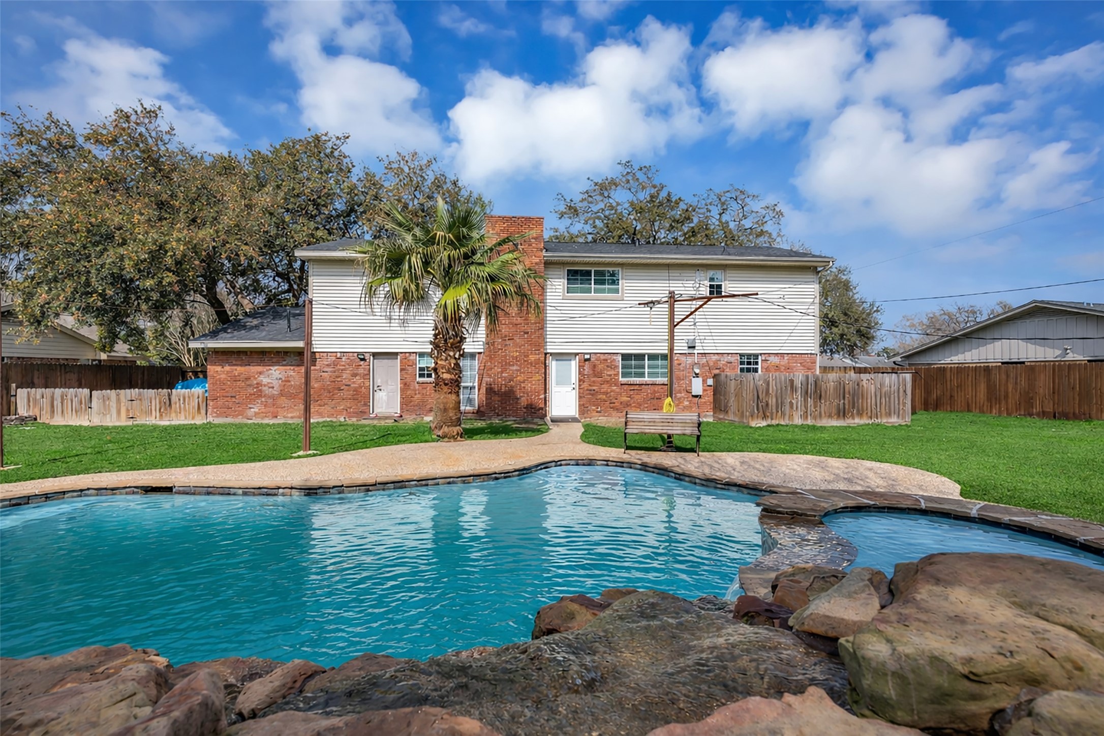 5007 Inverness Drive Baytown, TX 77521 - Photo 3 of 30