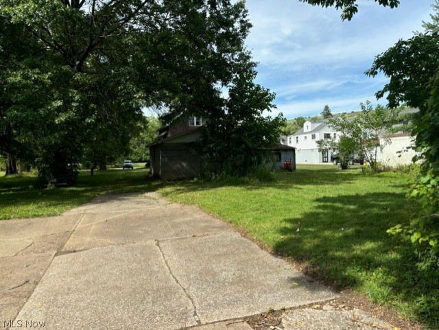 8526 Fosdick Road Cleveland, OH 44125 - Photo 23 of 25 View of yard