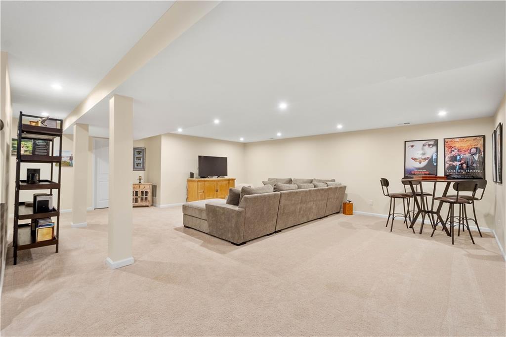 276 Regency Drive Eighty Four, PA 15330 - Photo 22 of 42