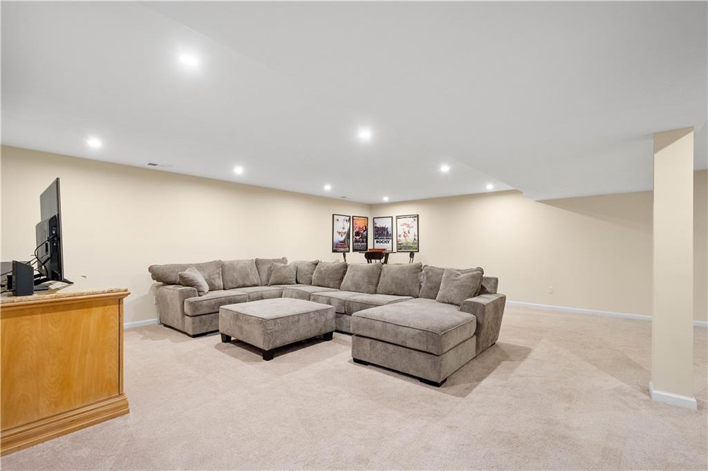 276 Regency Drive Eighty Four, PA 15330 - Photo 23 of 42