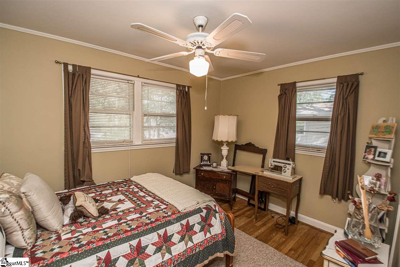 4100 Edwards Road Taylors, SC 29687 - Photo 8 of 17 Gallery Image 8