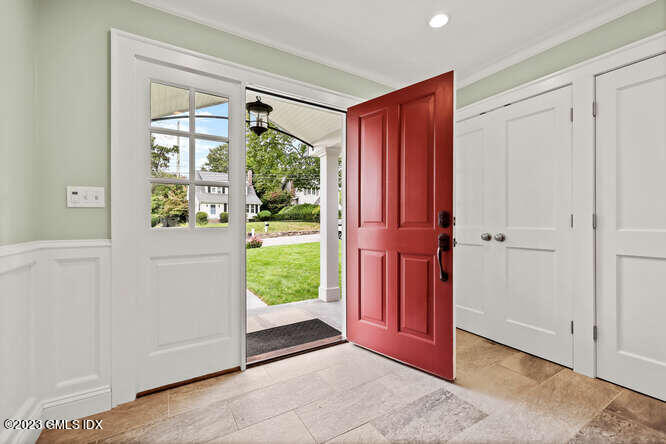 22 Miltiades Avenue Riverside, CT 06878 - Photo 3 of 24 22 Miltiades Ave Riverside CT-small-021-