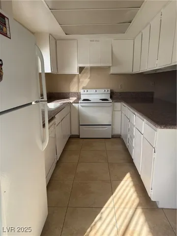 $1,000 | 4689 West Sand Creek Avenue, Unit C, Las Vegas, NV 89103