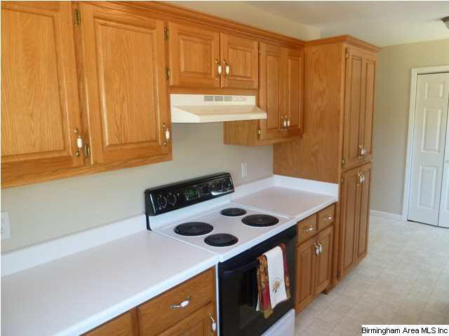 2176 Shannon Oxmoor Road Bessemer, AL 35022 - Photo 18 of 31