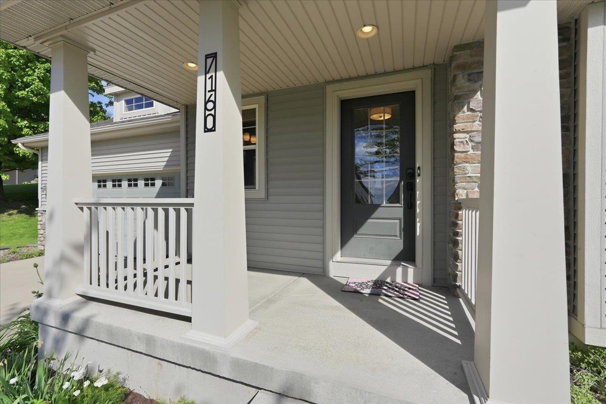 7160 Calla Pass Middleton, WI 53562 - Photo 4 of 52